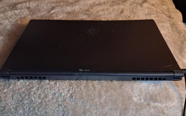 MSI PS42 Modern i7 Laptop 16GB RAM GTX 1050 Cosmetic Blemishes and Marks