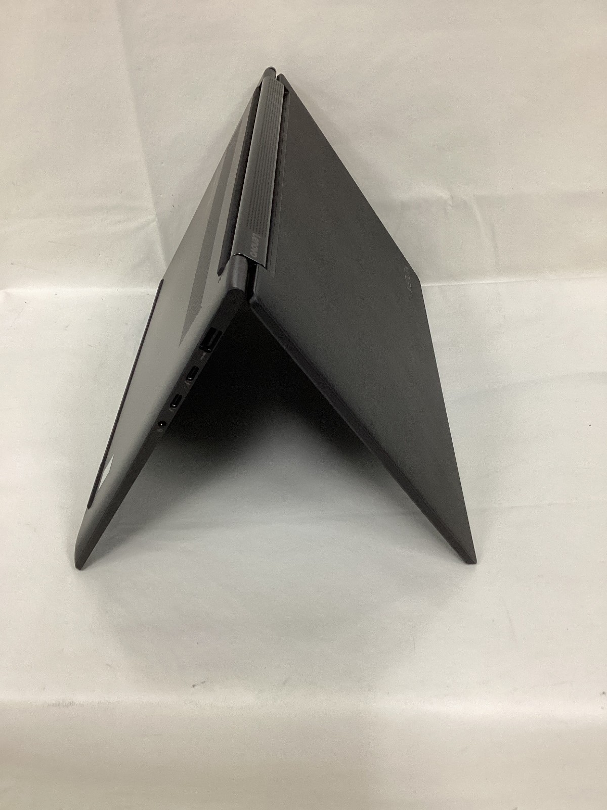 Lenovo Yoga 9 14 2-in-1 14 4K HDR Touch-Screen Laptop, Intel Core i7-1185G7-used