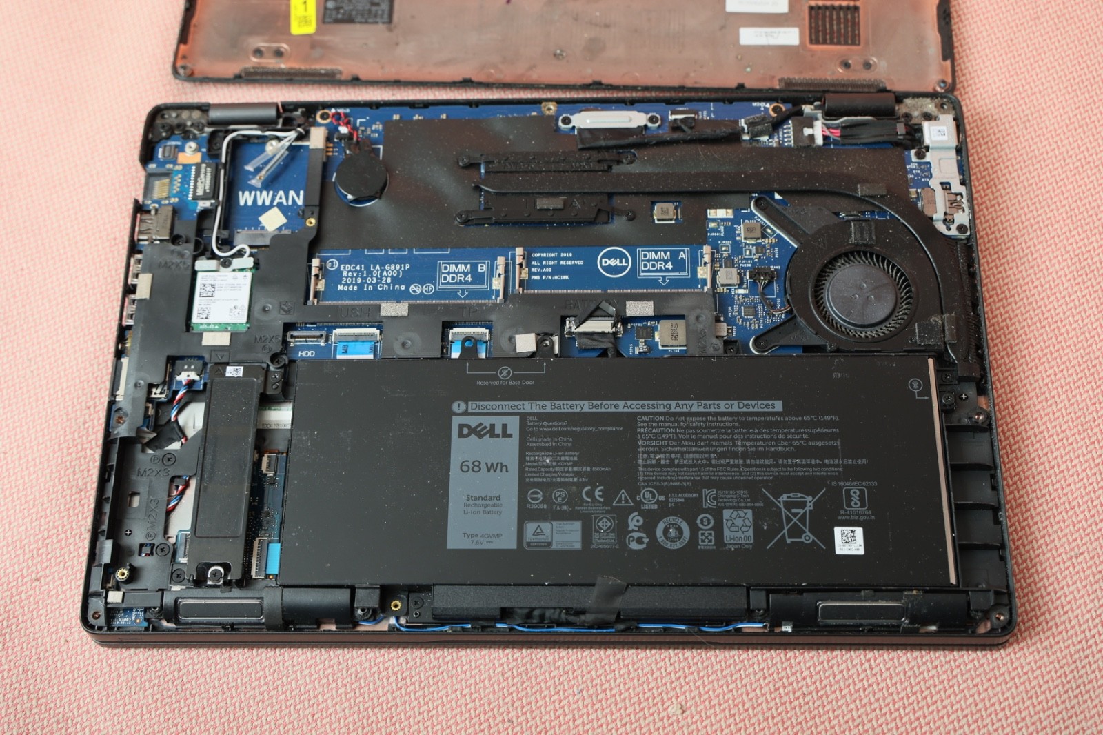 Dell Latitude 5400 14″ 1.6GHz i5-8365U No Ram No SSD Broken Screen