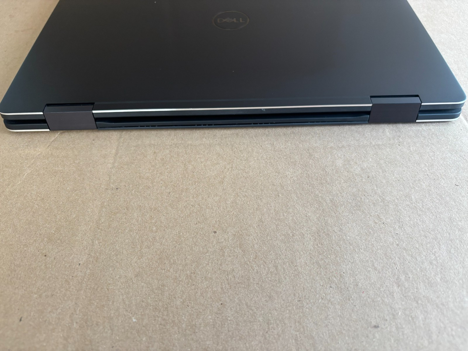 DELL XPS 15 9575 i7-8705G 3.1GHZ DDR4 16GB NVME 256GB RX VEGA TOUCH SCREEN