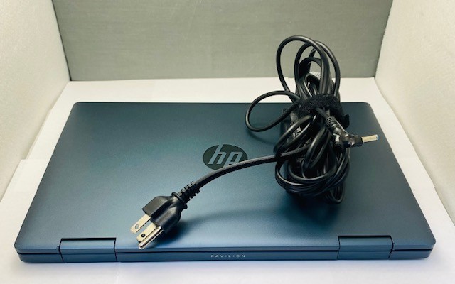 HP Pavilion x360 14-ek2000nr Windows 11 Home 256GB 2-in-1 Touchscreen Laptop