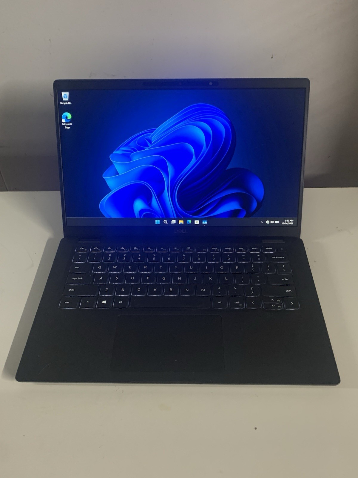 Dell Latitude 7410 Core i7-10810U 16 GB 480 GB NVMe Windows 11 Pro