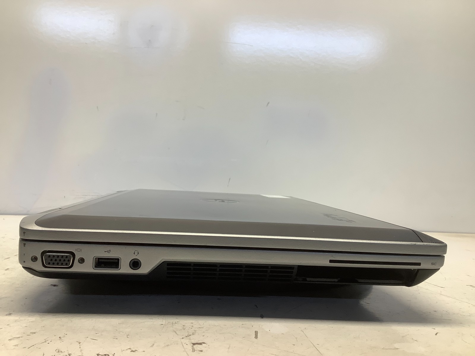 Dell Latitude E6520 Intel i7-2620M 2.7GHz 2 GB NO HDD