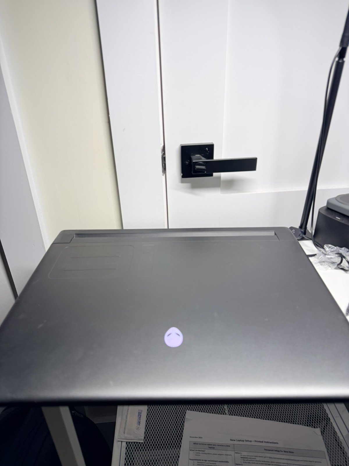 Alienware M18 R2 18″ i9-14900HX 2.2GHz 64GB RAM 2TB SSD 2TB SSD GeForce RTX 4090