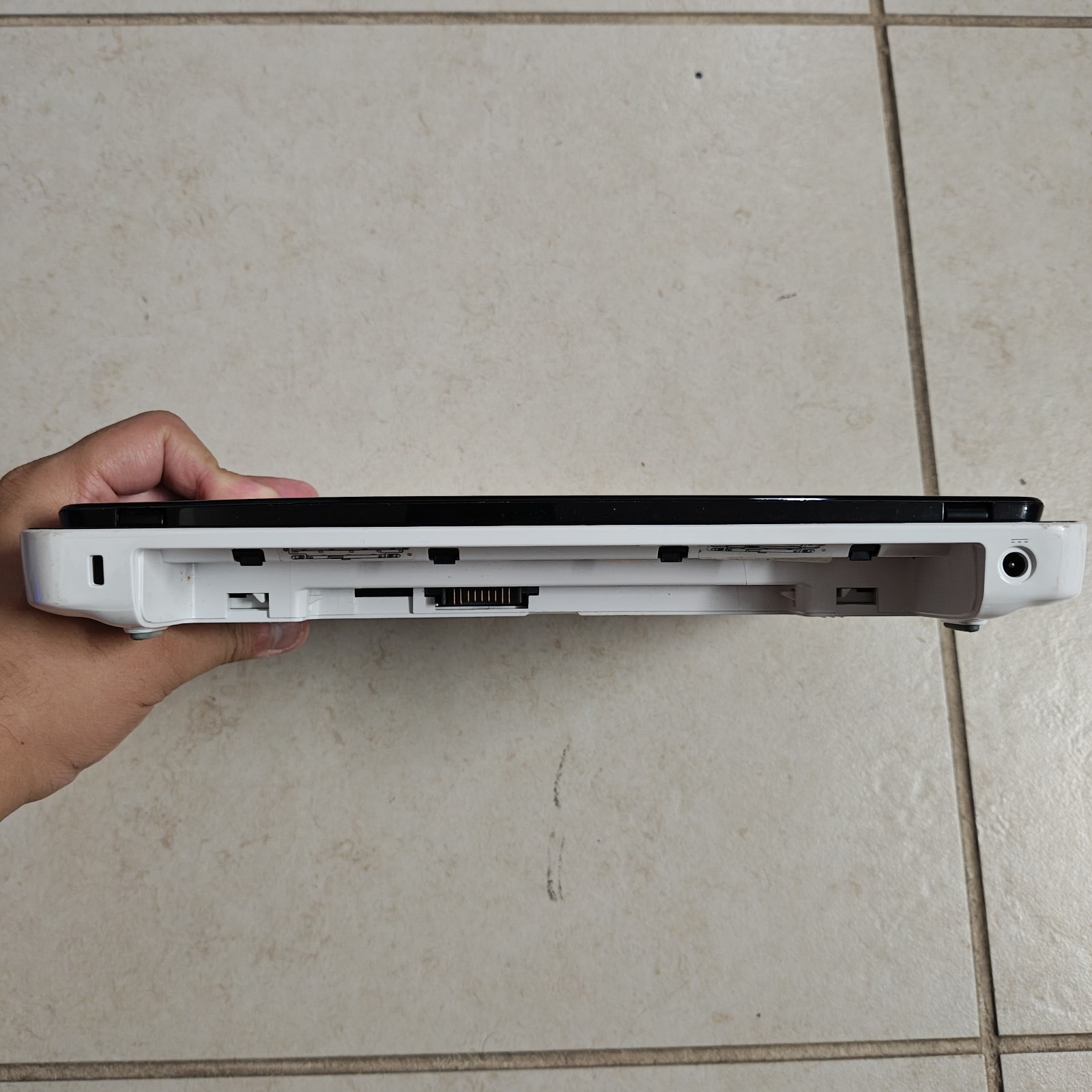Dell Inspiron Mini 1012 Windows 7 Netbook – 37GB HDD/2GB RAM – READ DESC #3861