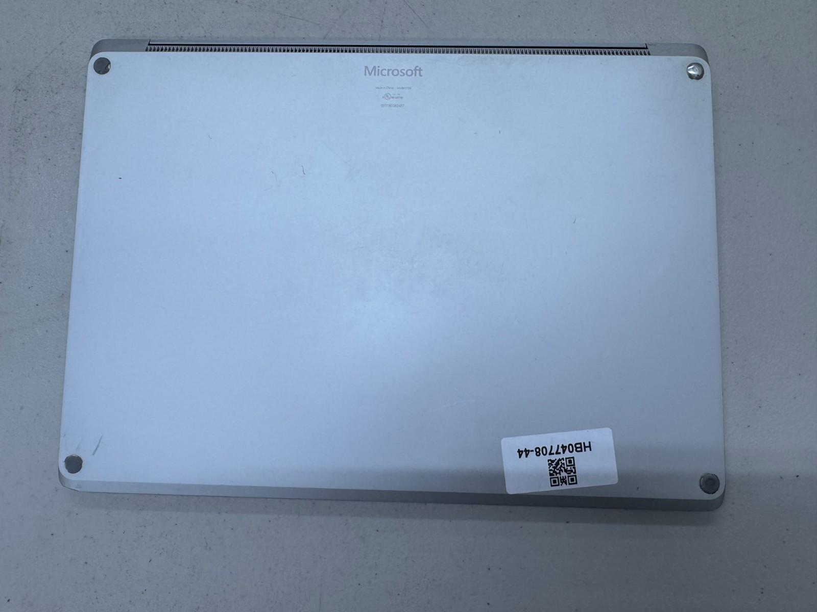 Microsoft Surface Laptop 1st Gen 13.5″ Touch i5-7200U 8GB RAM 256GB SSD