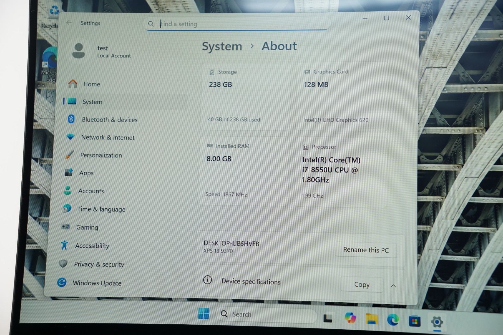 Dell XPS 13 9370 Core i7-8550U 1.80GHz 8GB Ram 256GB SSD 1080p Non-Touch Good.