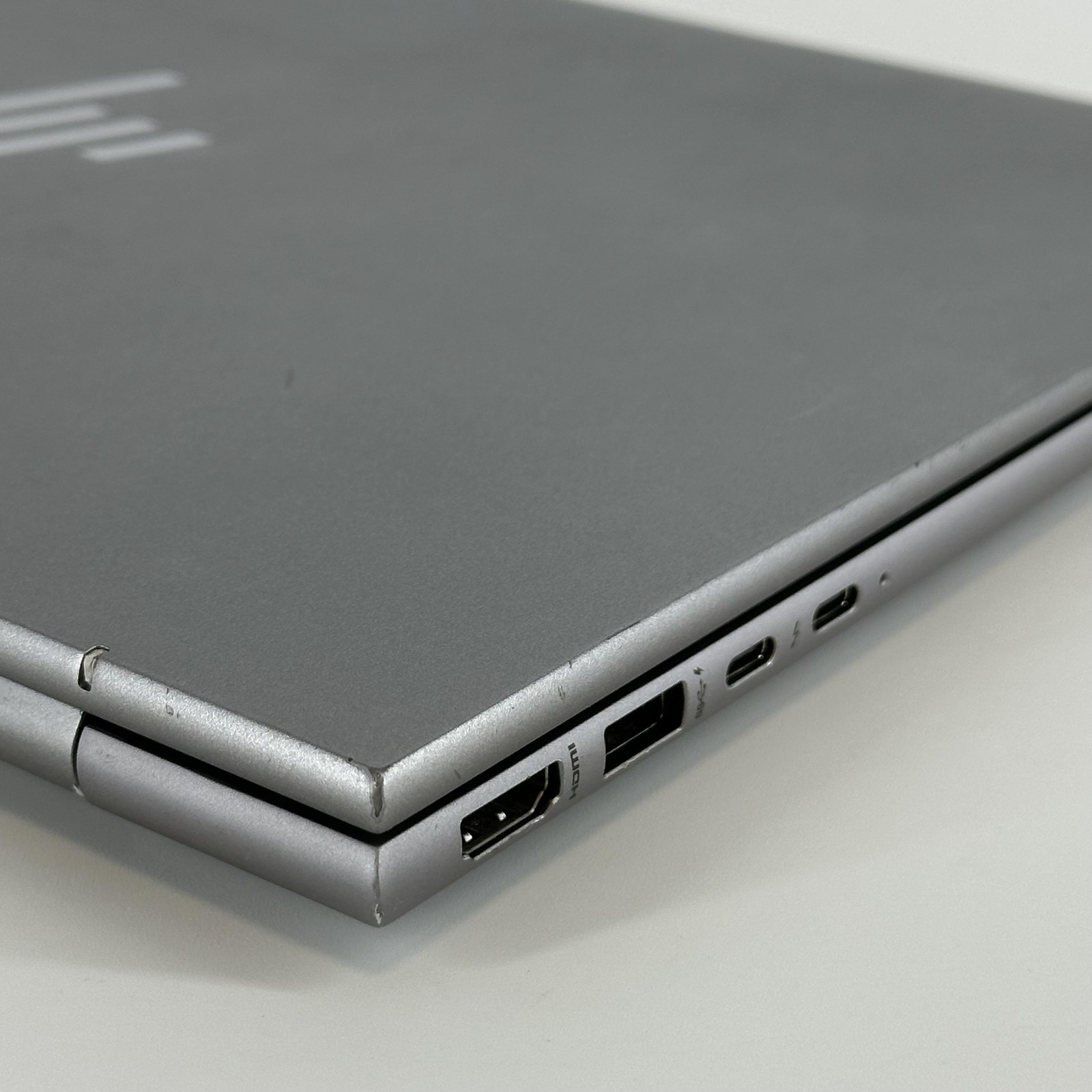 HP ZBook Firefly 14 G10 Gray FHD+ 1.9 GHz i7-1370P 16GB RAM 512GB SSD Good