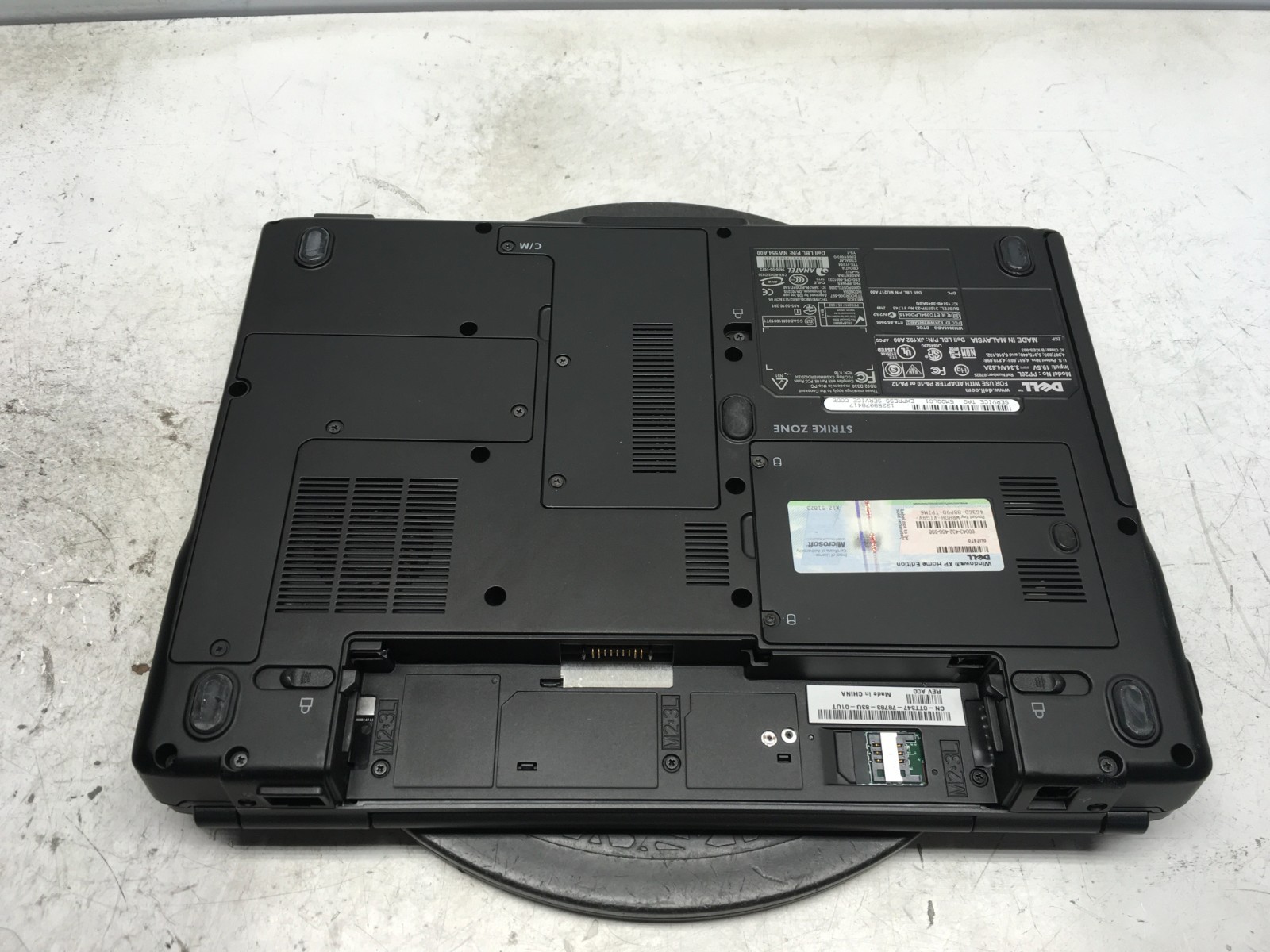 Dell Vostro 1400 Intel Core 2 Duo 06FD 1.8GHz 2 GB NO HDD