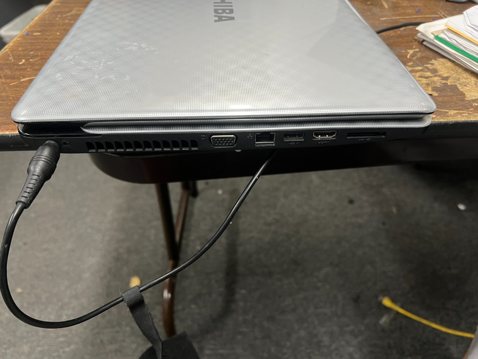Toshiba Satellite L770 I5-2430m 2.40GHz 4 GB Ram No OS No HDD