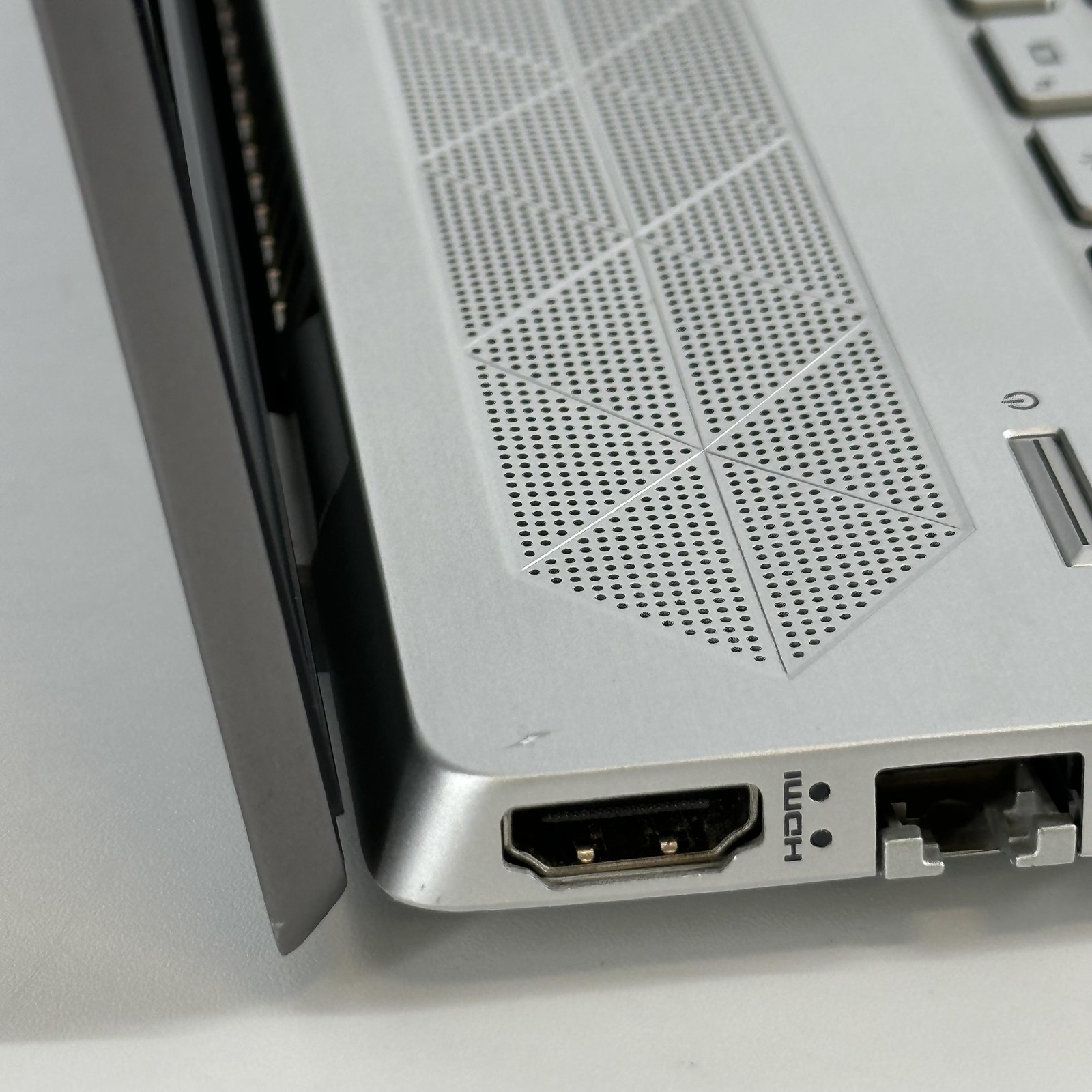HP Pavilion 15 FHD TOUCH i7-8550U 1.80GHz 16GB 512GB SSD NVIDIA MX150 Good