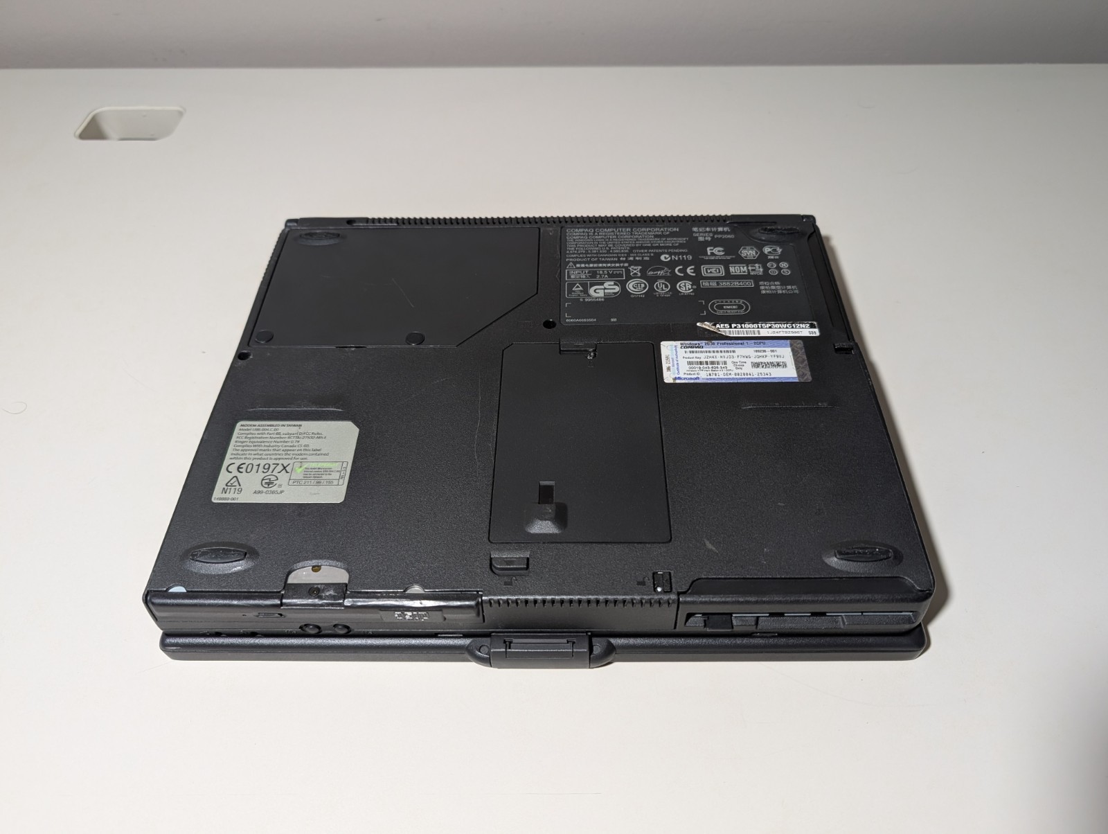 15″ Compaq Armada | Pentium III 512MB 80GB HDD | Win 98 + XP Vintage 1999 Beauty
