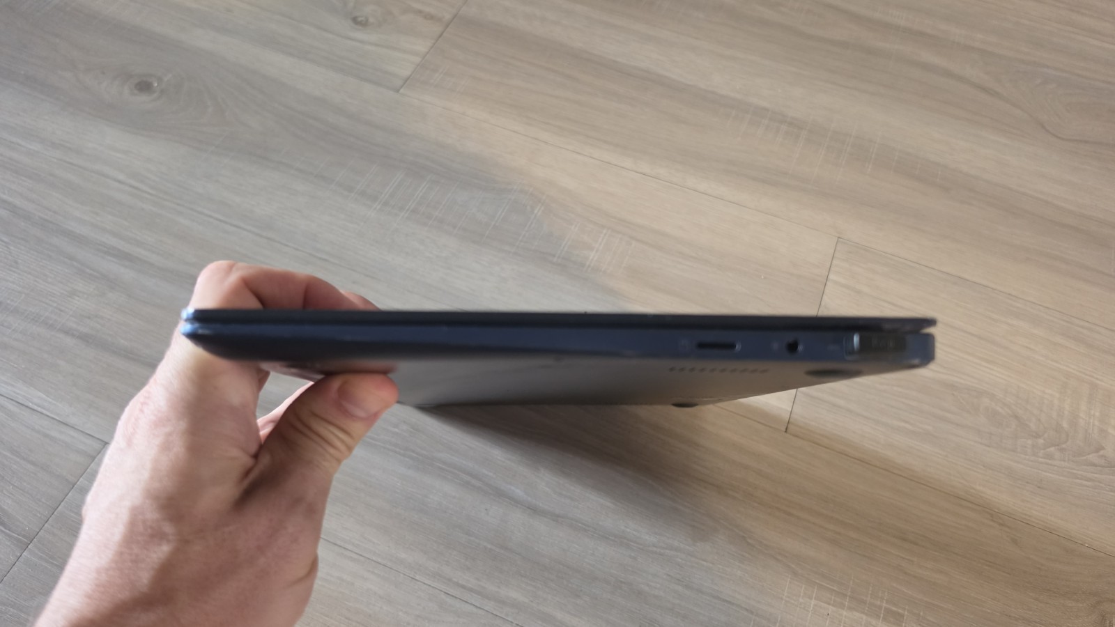 Lapto ASUS UX331U