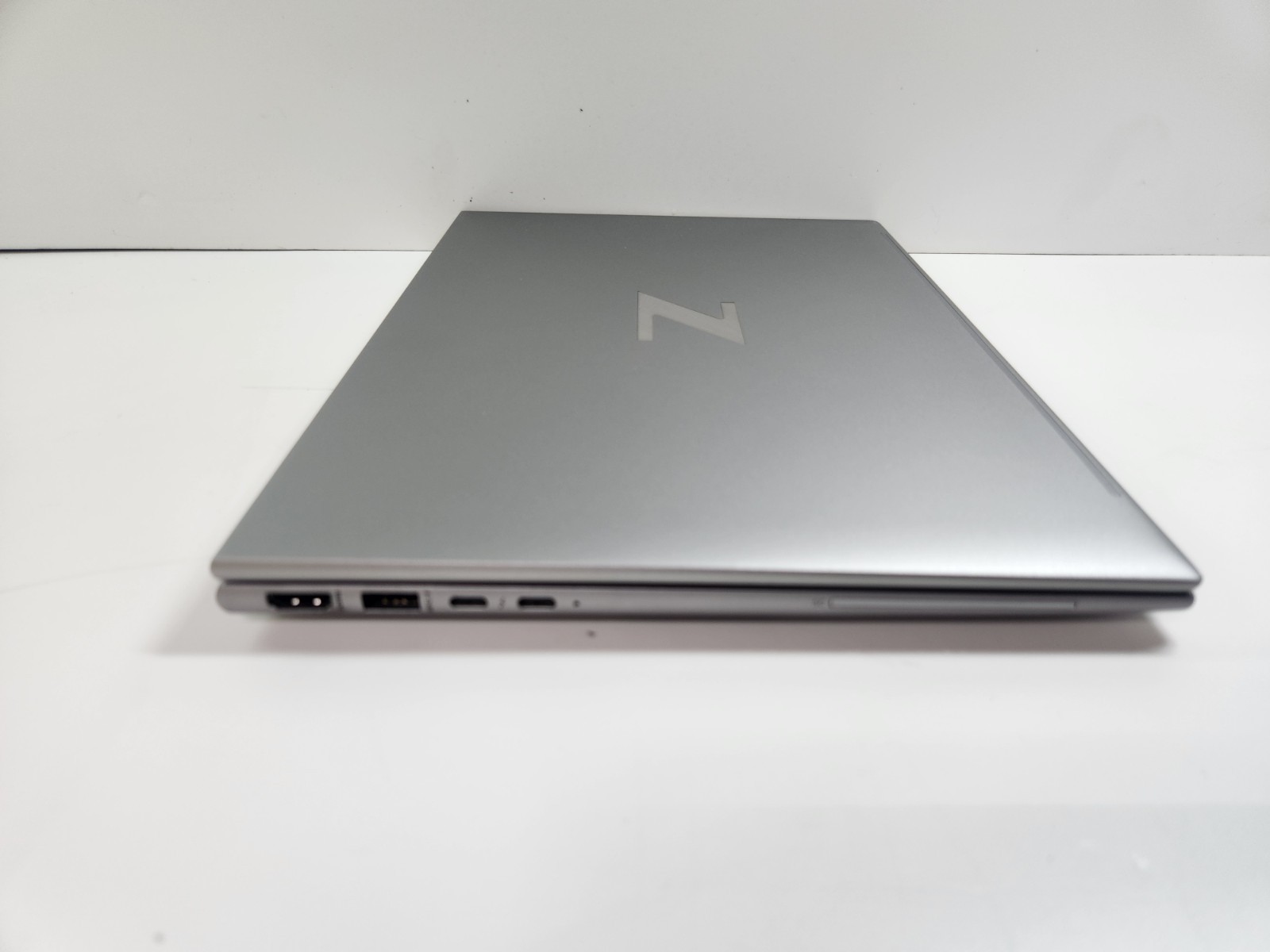 HP ZBook Firefly 14 G9 14″ i7-1265U 512GB SSD 16GB RAM Win11 Pro NVIDIA T550