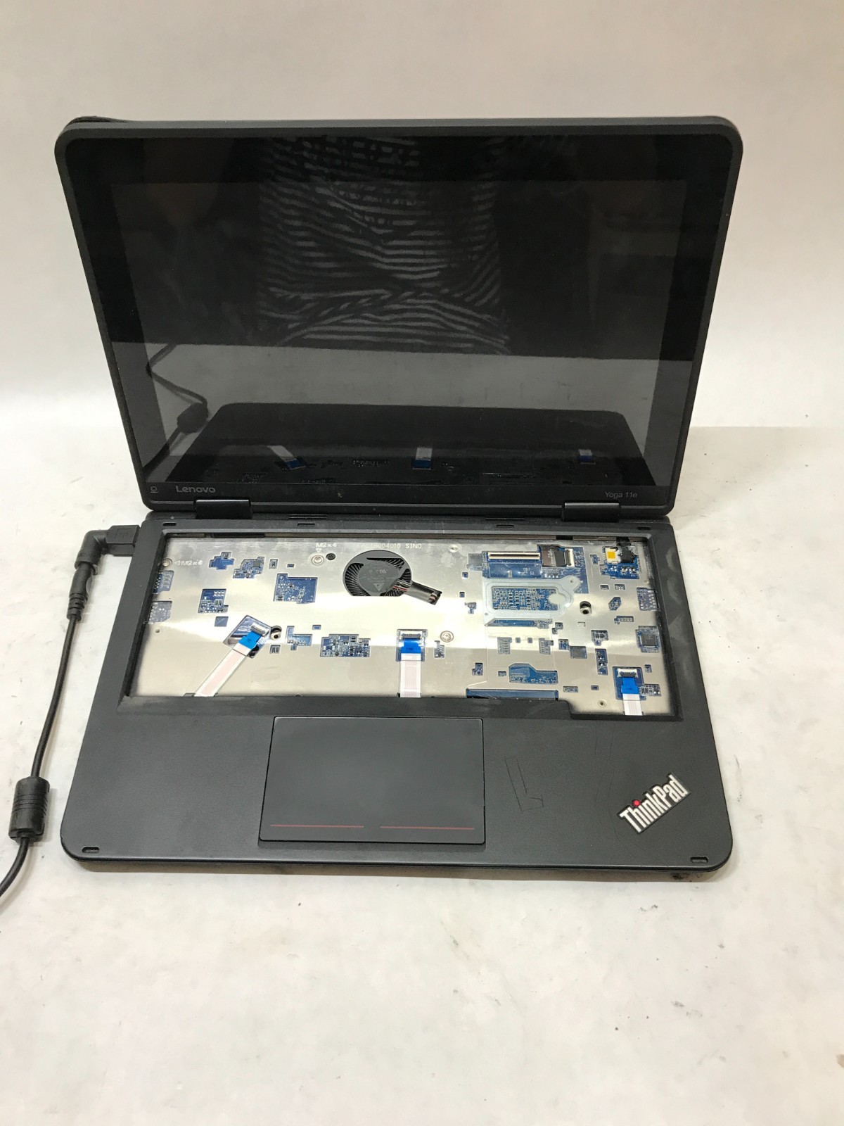 Lenovo ThinkPad Yoga 11e 4th Gen Intel Core i3 NO RAM NO HDD/OS NO POWER!!! – DW