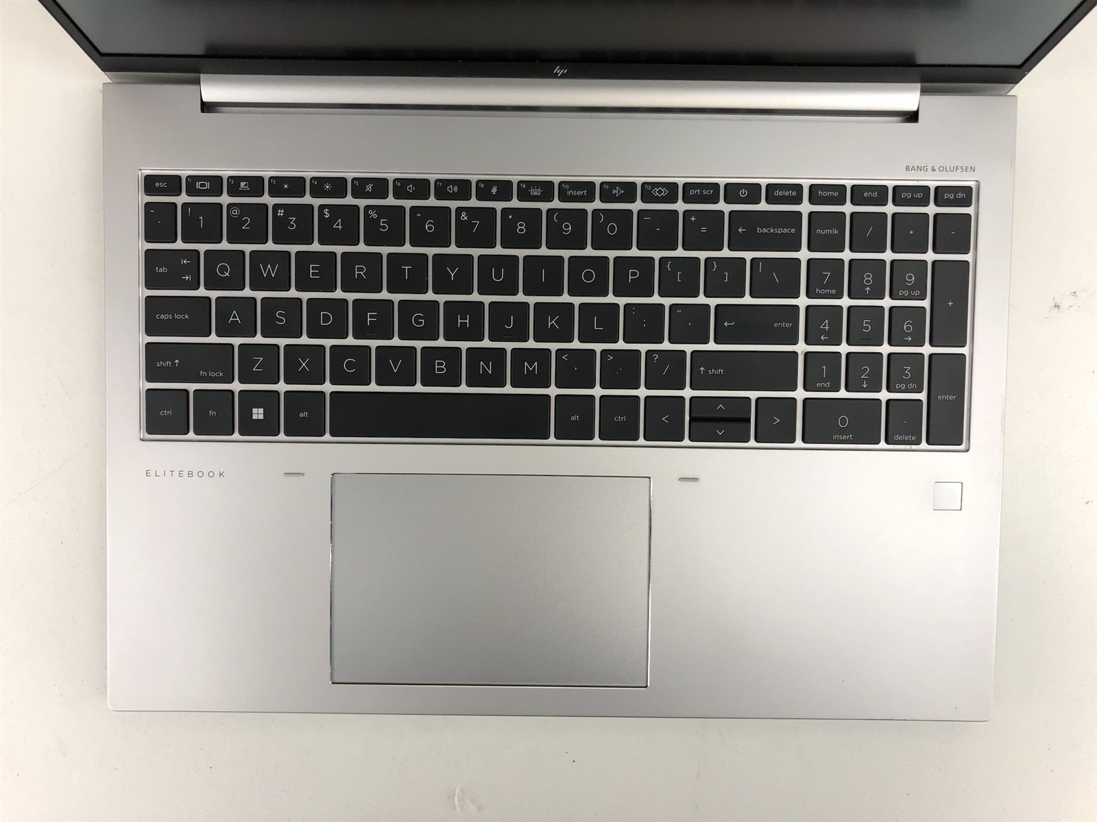 HP EliteBook 865 G10: AMD Ryzen 7 PRO 7840U 3.3GHz – 32GB – 512GB