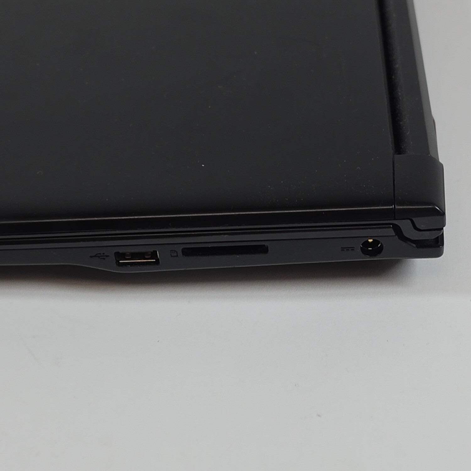 MSI GL62M GL62M 15.6″ i7-7700HQ 2.8GHz 8GB RAM 128GB SSD