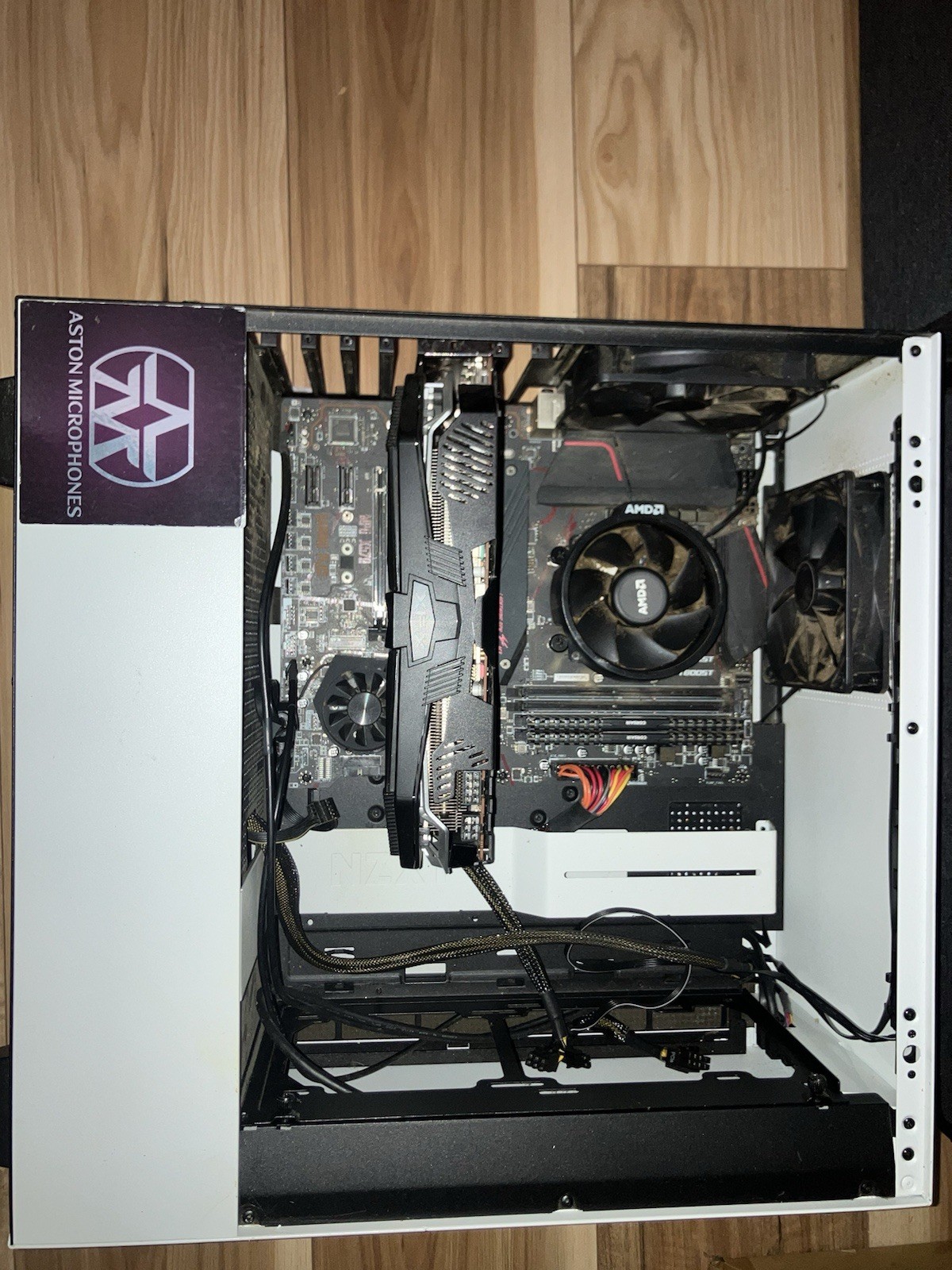 GAMING PC SETUP PC AND MONITOR