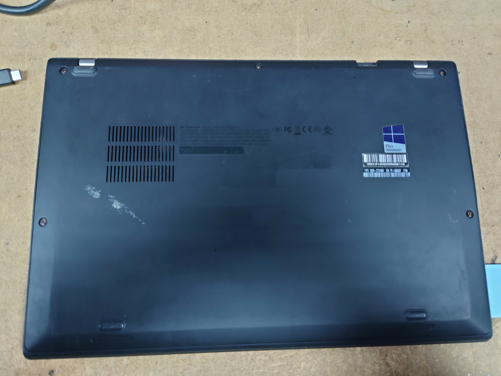 Lenovo X1 Carbon 5th Gen 14″ FHD i5-7300U 8GB RAM No OS/SSD