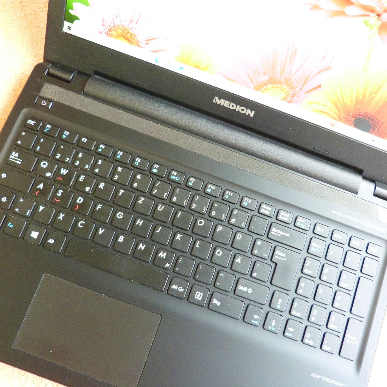 Medion ERAZER P6661 15″ FULLHD GTX l 32GB RAM NEW I SSD Windows 10 l i5 6G
