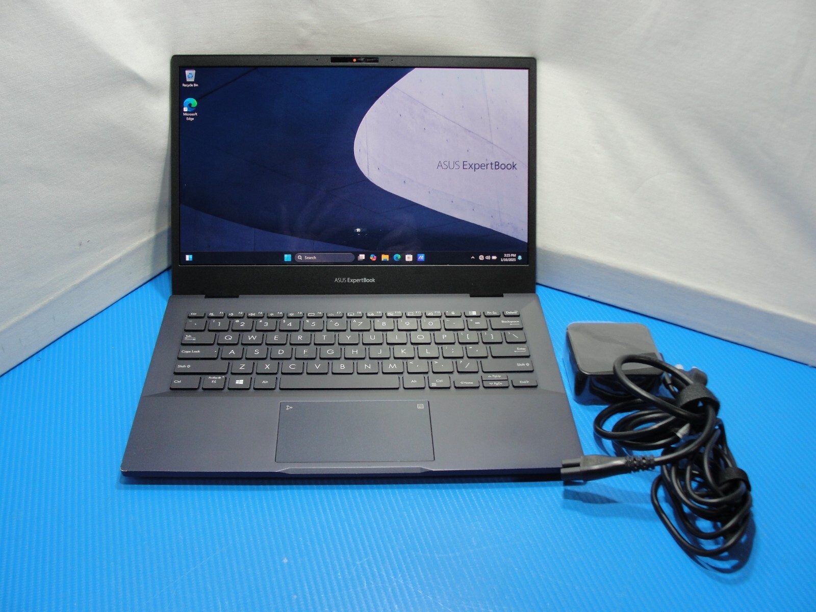 Asus Expert Book 14” B5302CE FHD Core i5-1135G7 2.4GHz 16GB 512GB SSD+ Charger