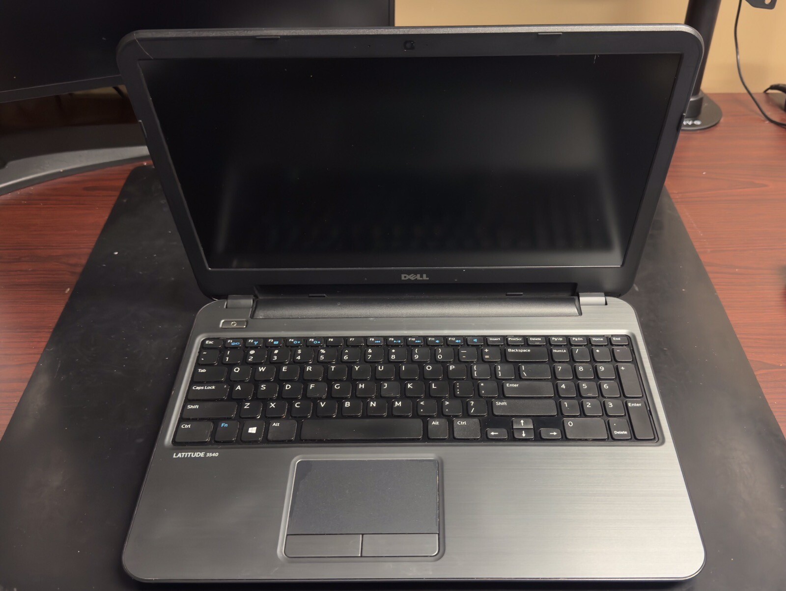 Dell Latitude 3540 15.6in i5-4200U 4 GB RAM 500 GB HDD- NO OS