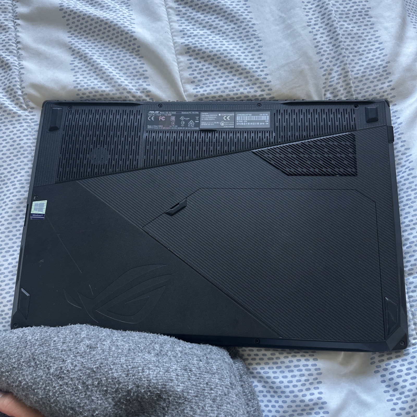 Asus GL703GE Rog Strix 17.3in i7-8750H 16GB RAM 256GB SSD 1TB GTX 1050 TI win 11
