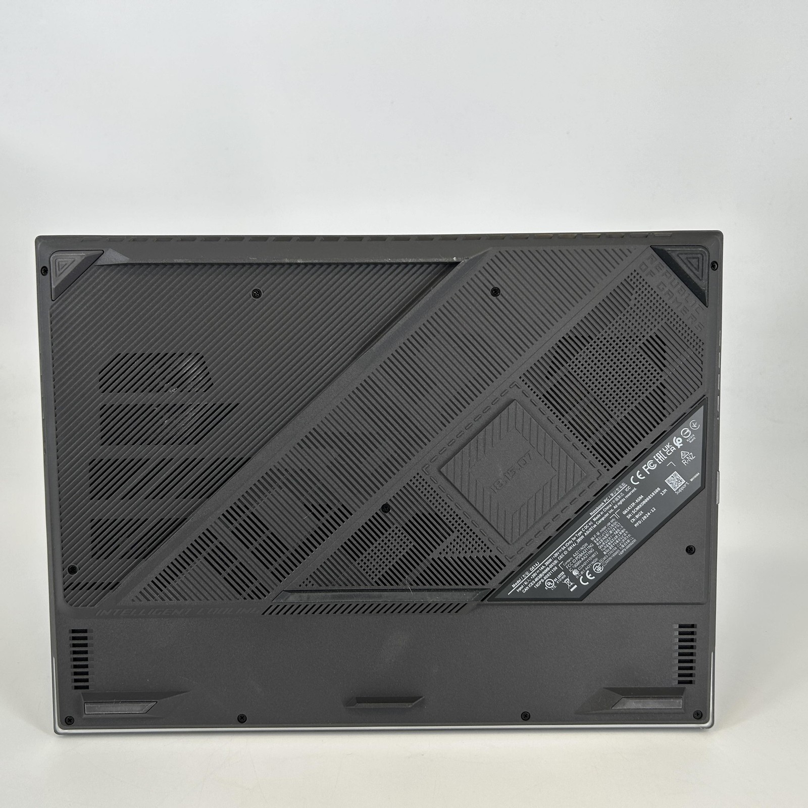 Asus ROG Strix G16 G614 240Hz QHD+ 2.2 GHz i9-14900HX 16GB 1TB SSD RTX 4070