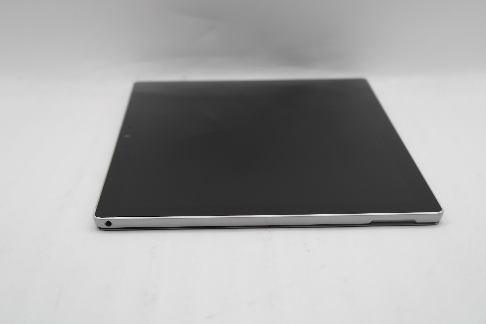 Microsoft Surface Pro 5 1796 i5-7300U @ 2.6 GHz 8GB RAM 256GB SSD No OS