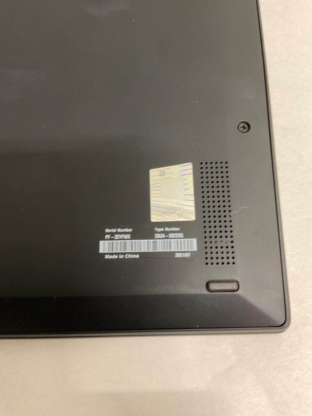 Lenovo Thinkpad X1 Carbon Gen 8 Intel i7-10610U 16GB RAM NO SSD NO OS Bad Batt