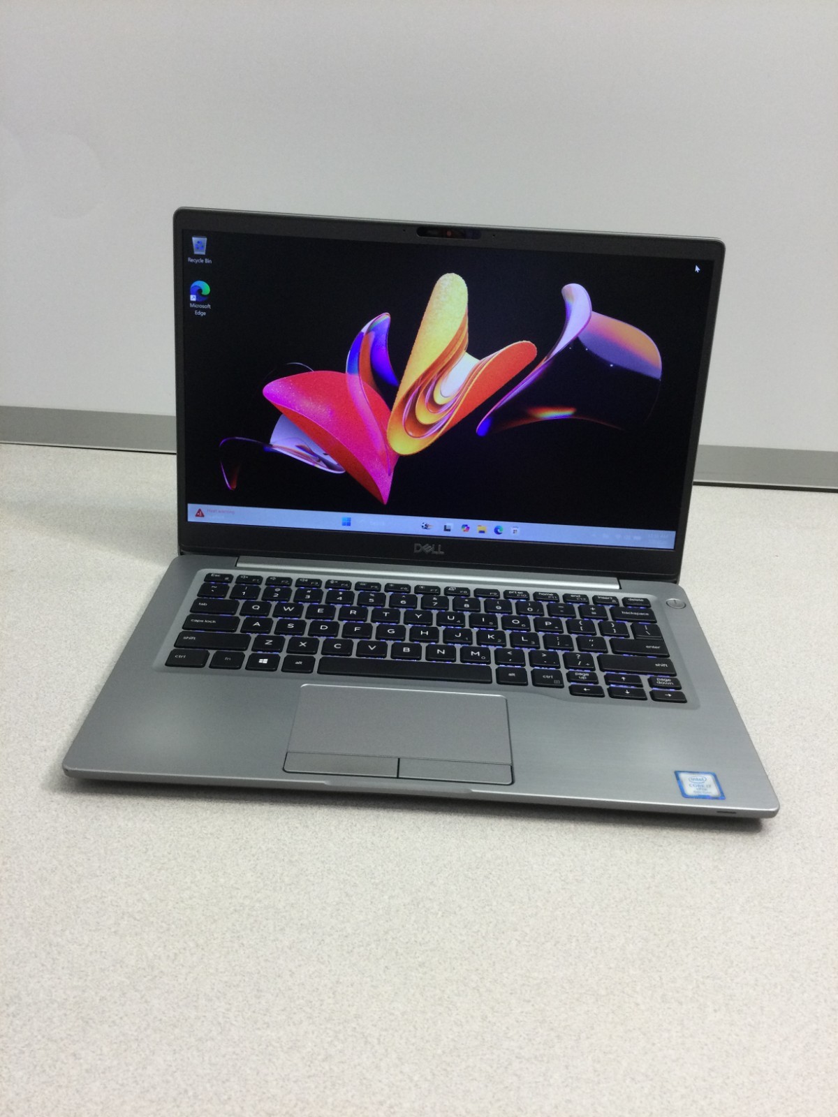 Dell Latitude 13 5300 13.3″(256GB SSD, Core i7-8665U, 1.90GHz, 16GB…