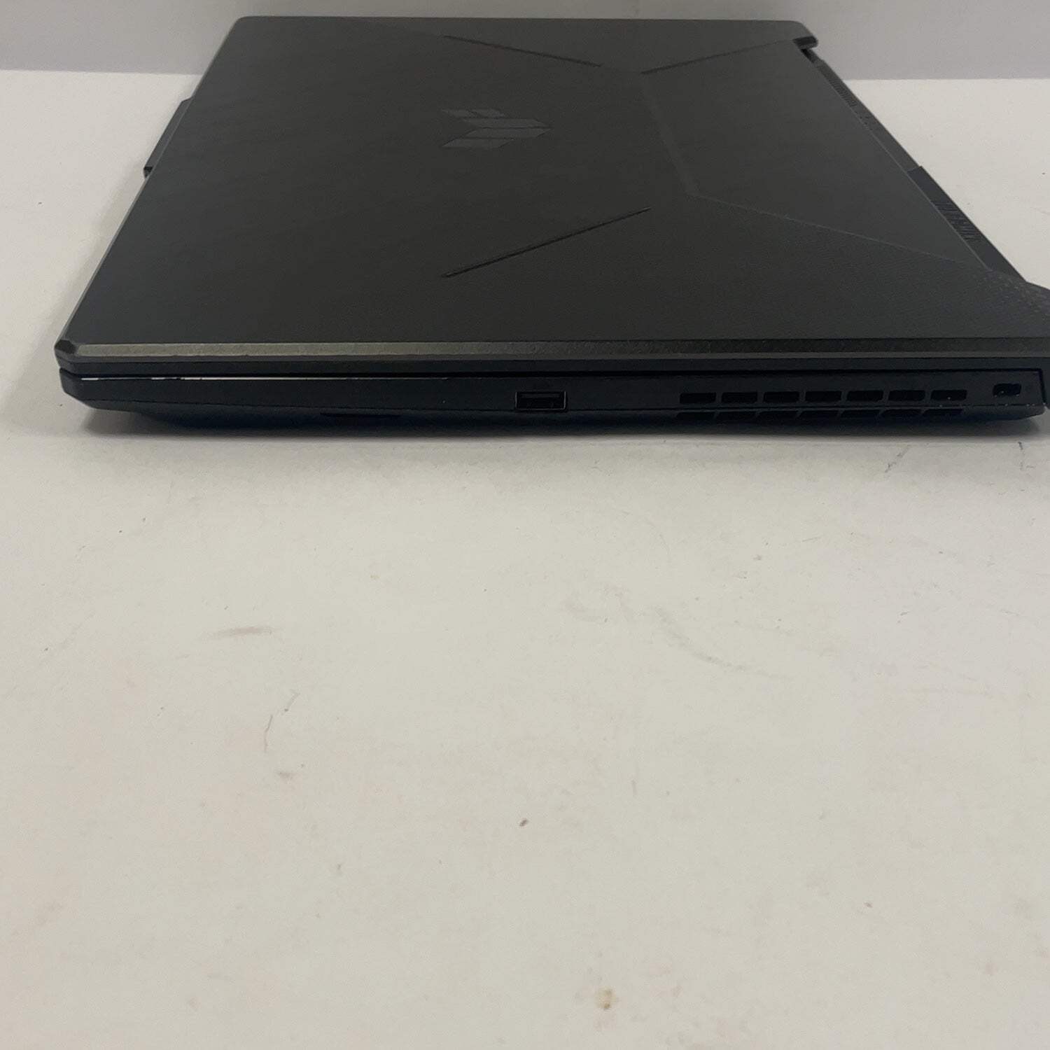 Asus TUF A17 FA706N 17.3″ Ryzen 5 7535HS 8GB RAM 512GB SSD GeForce RTX 2050