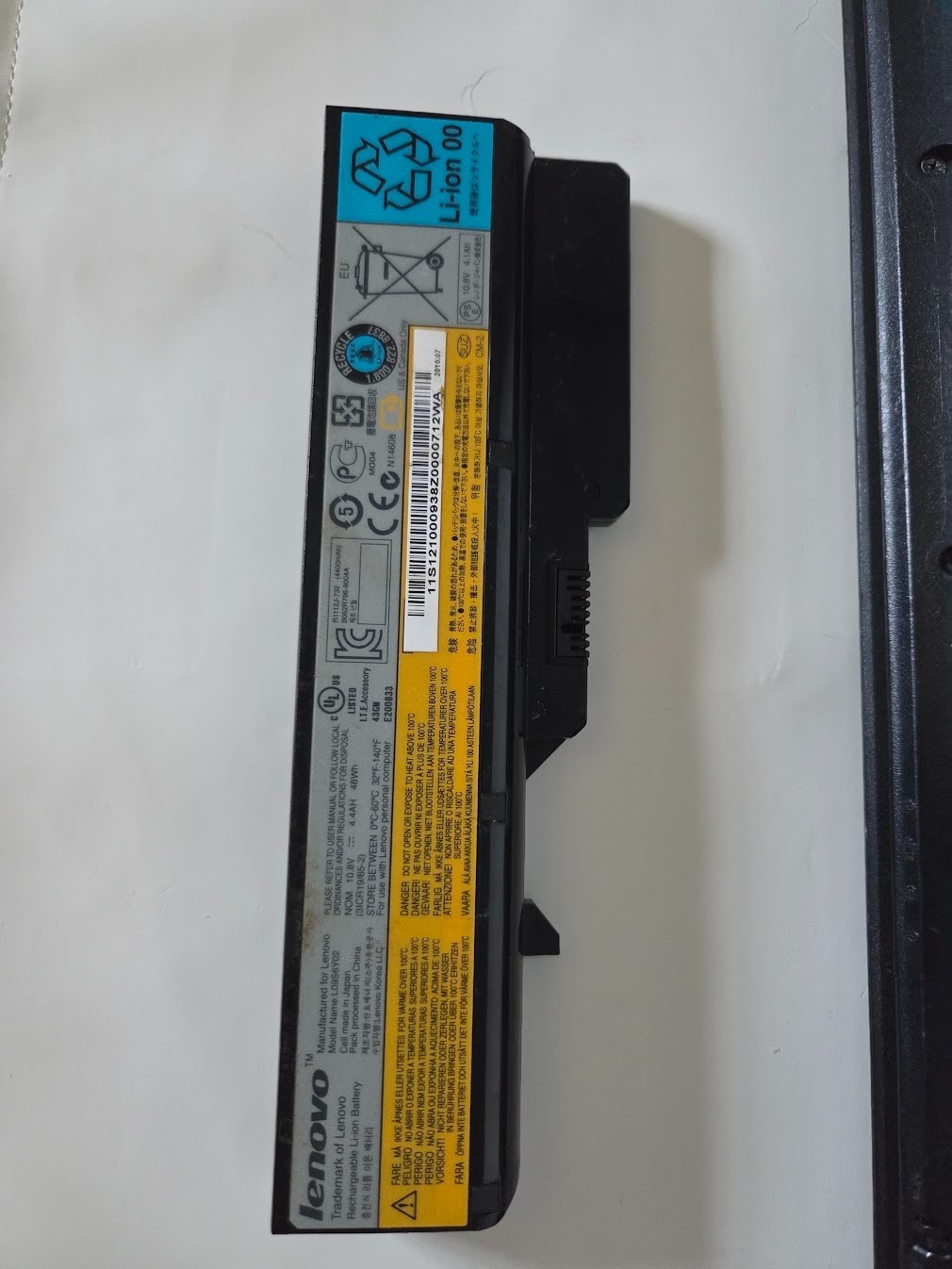 Lenovo G560 Laptop 15.6 Inch Display With Keyboard Damage And Webcam