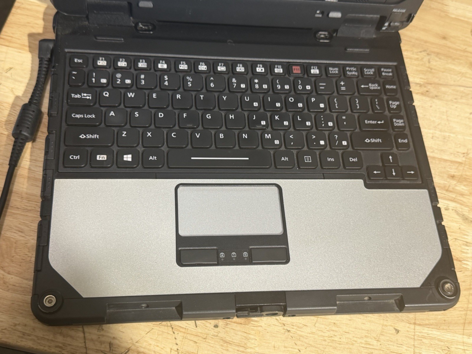 Panasonic ToughBook CF-33 i5-6300U 8GB Ram 256 SSD Win11 Pro. Touchscreen