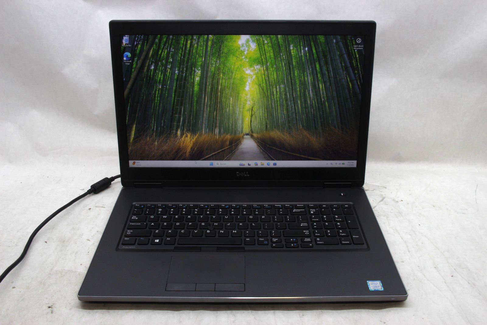 Dell Precision 7740 17″ Laptop i9-9880HK 32 GB RAM 256 GB SSD Win 11 w/Charger