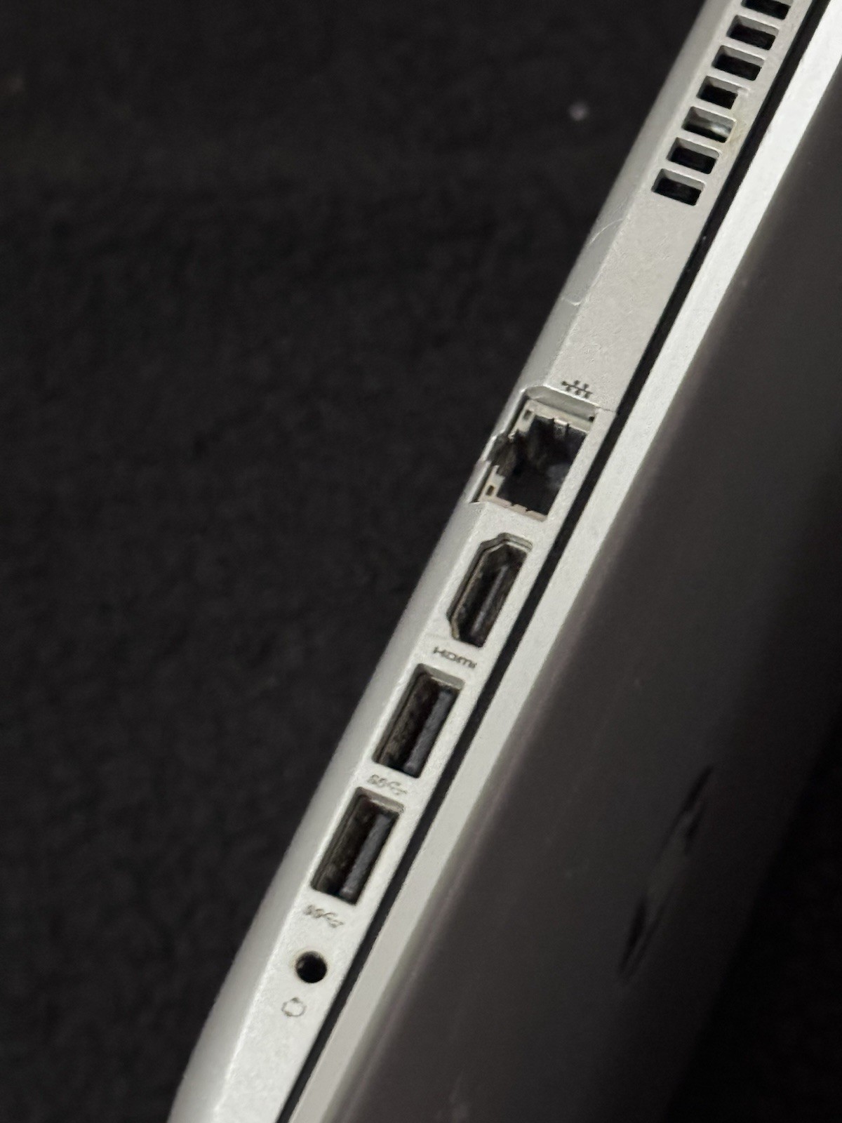 HP bs060wm 15.6″ i5-7200U 2.5 GHz 8GB RAM 1TB HDD – Working Laptop – Read Desc