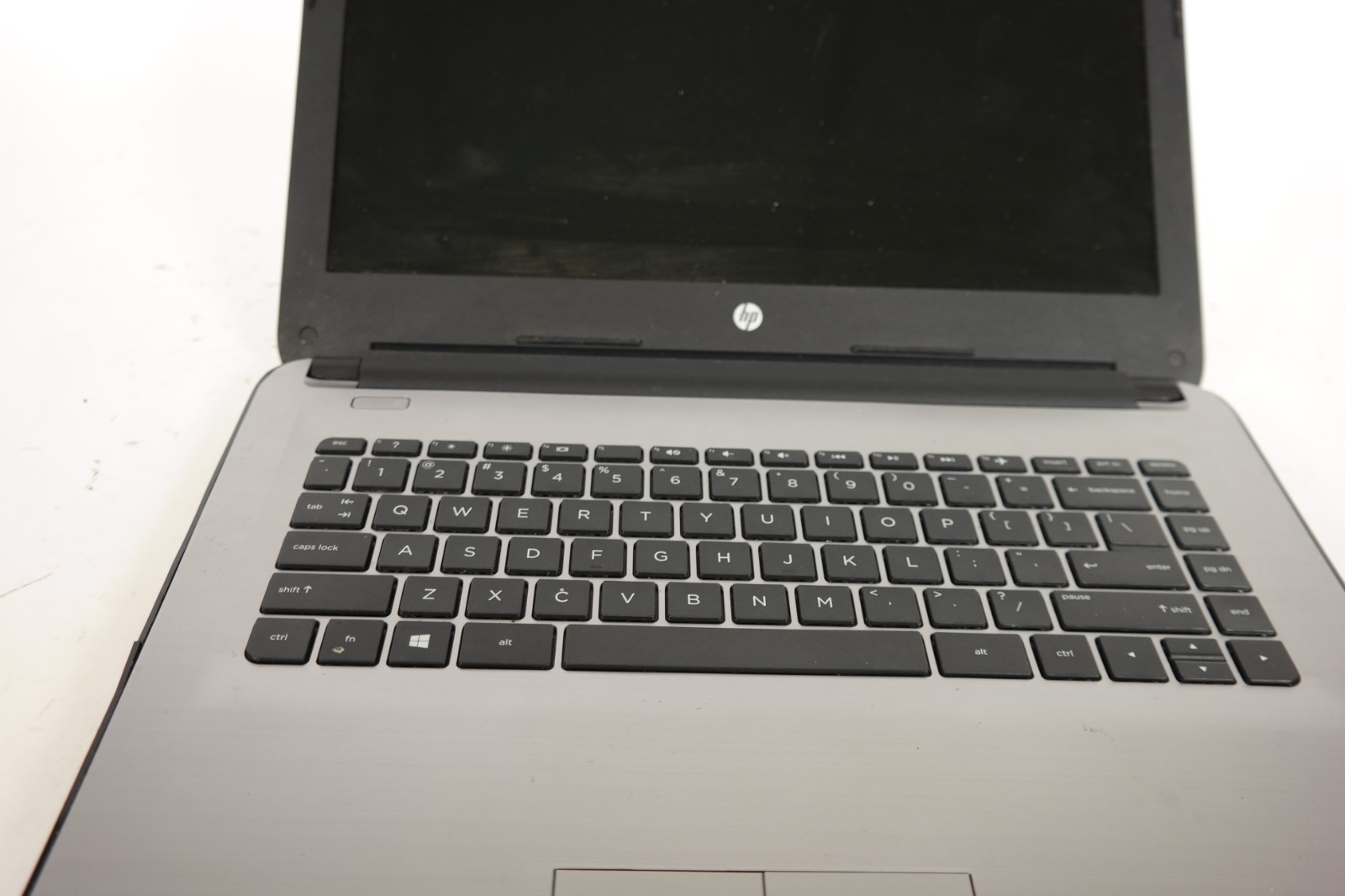 HP Notebook 14-an010nr 14″ – 4GB RAM – No HDD – Powers On – No Display