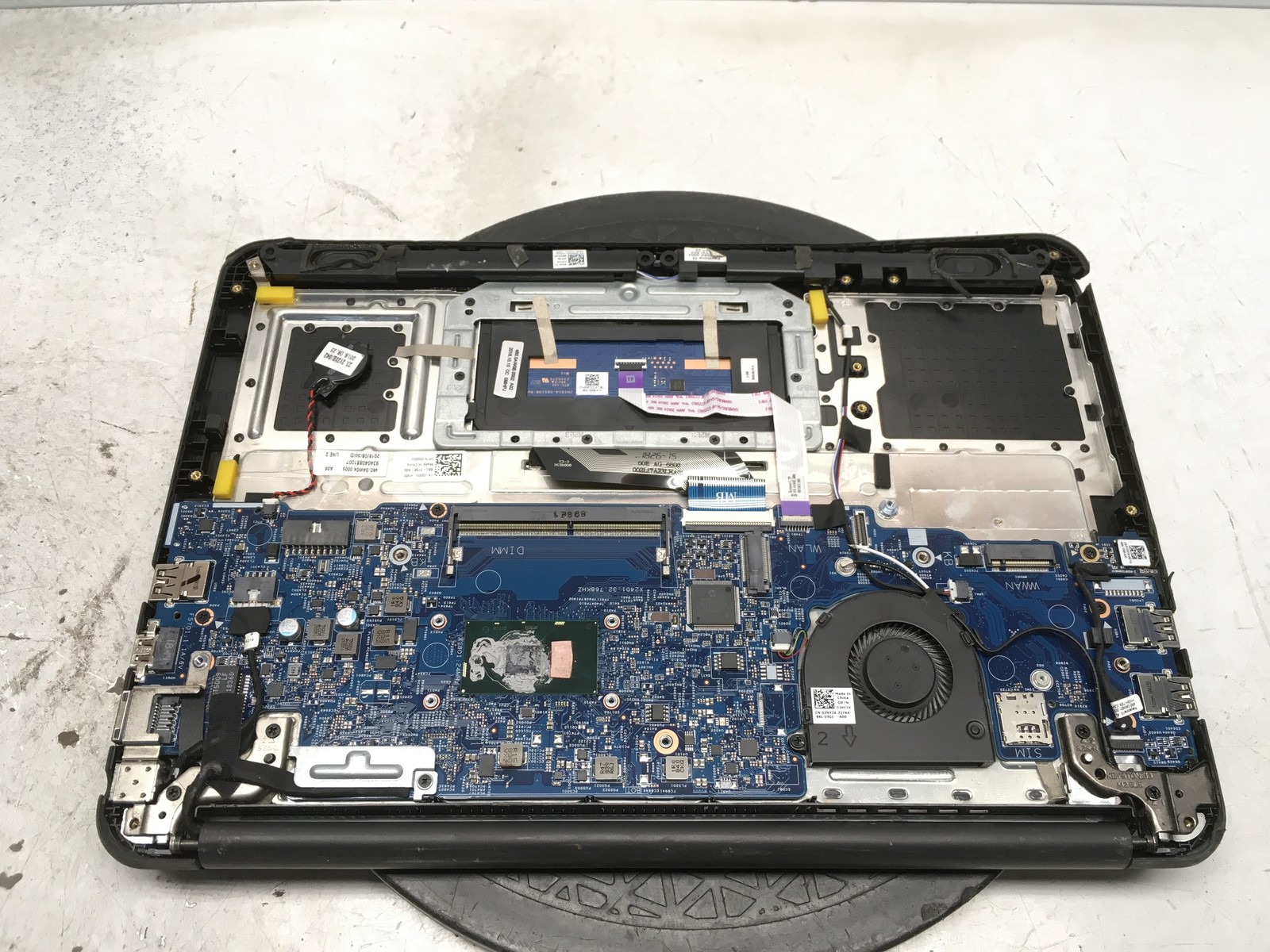 Dell Latitude 3380 Intel i5 7th gen No RAM NO HDD No Batt