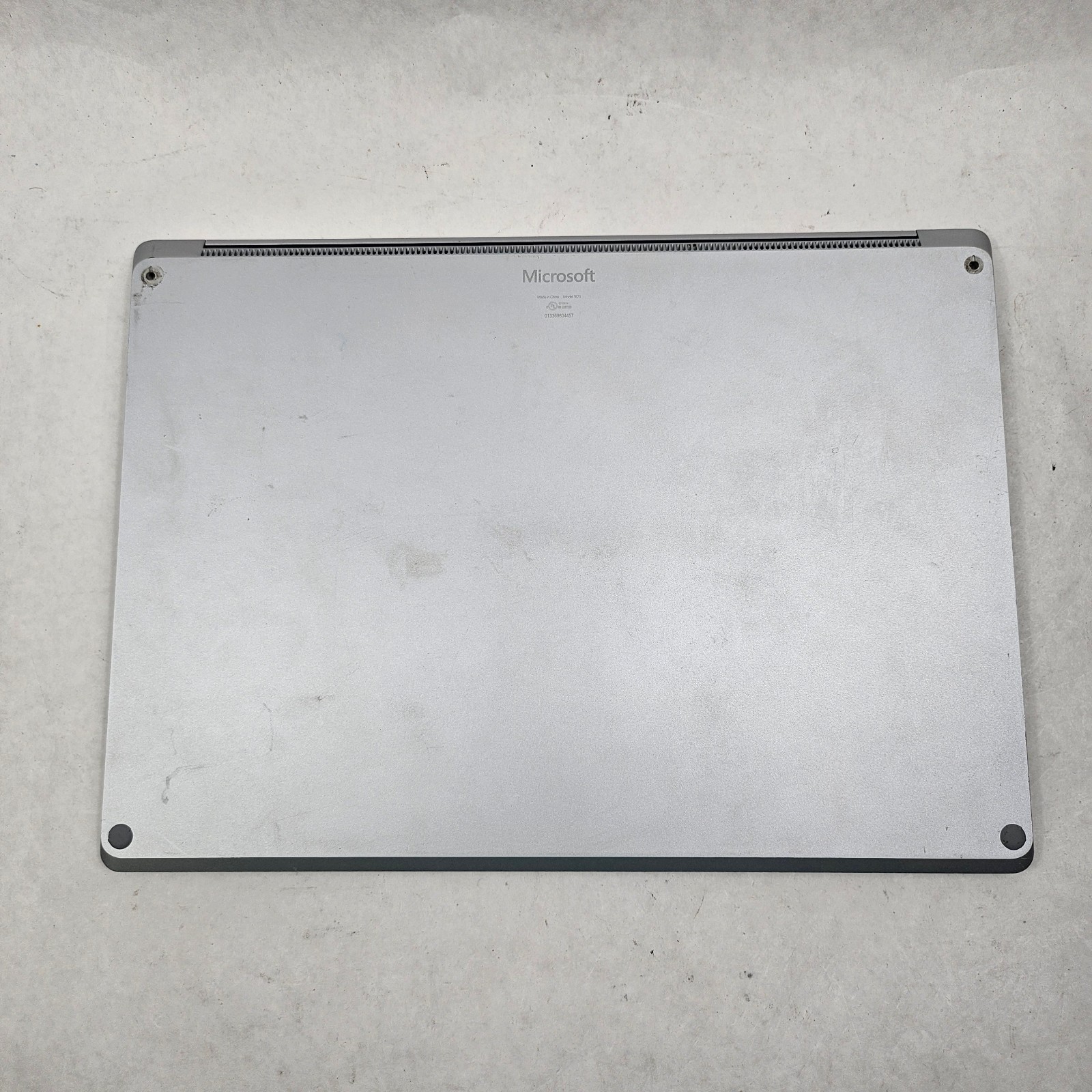 Microsoft Surface Laptop 3 1873 15″ Touch Ryzen 5 8GB RAM 256GB SSD – Cracked
