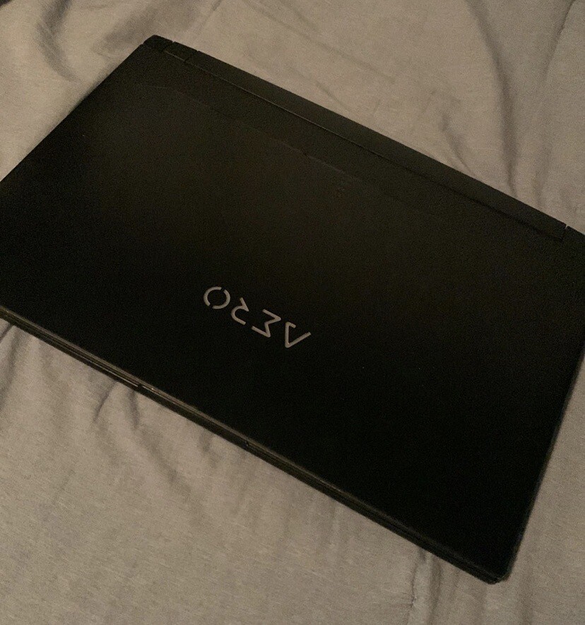 GIGABYTE AERO 15 OLED KD (1.5 TB SSD, Core i7-11800H, 3060) UHD Gaming Laptop