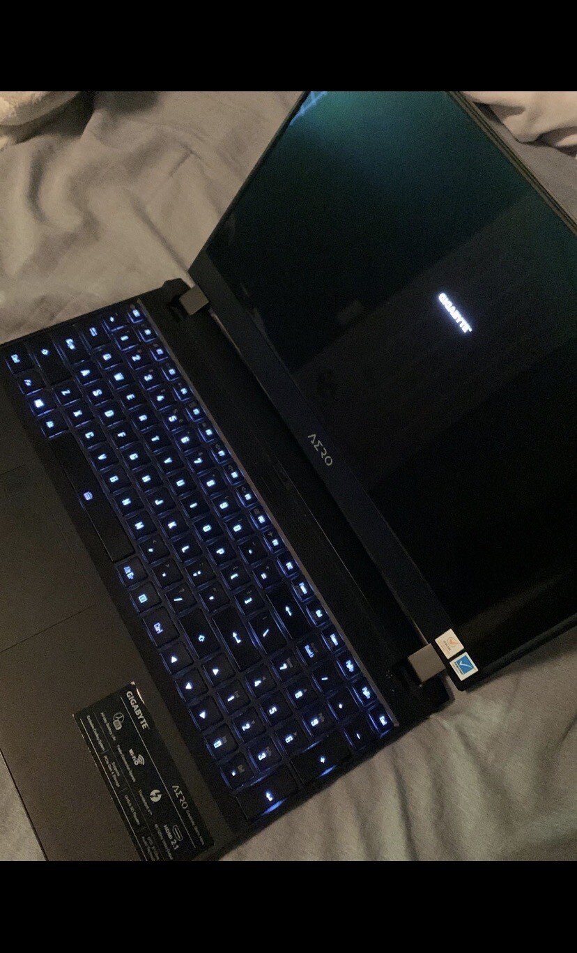 GIGABYTE AERO 15 OLED KD (1.5 TB SSD, Core i7-11800H, 3060) UHD Gaming Laptop