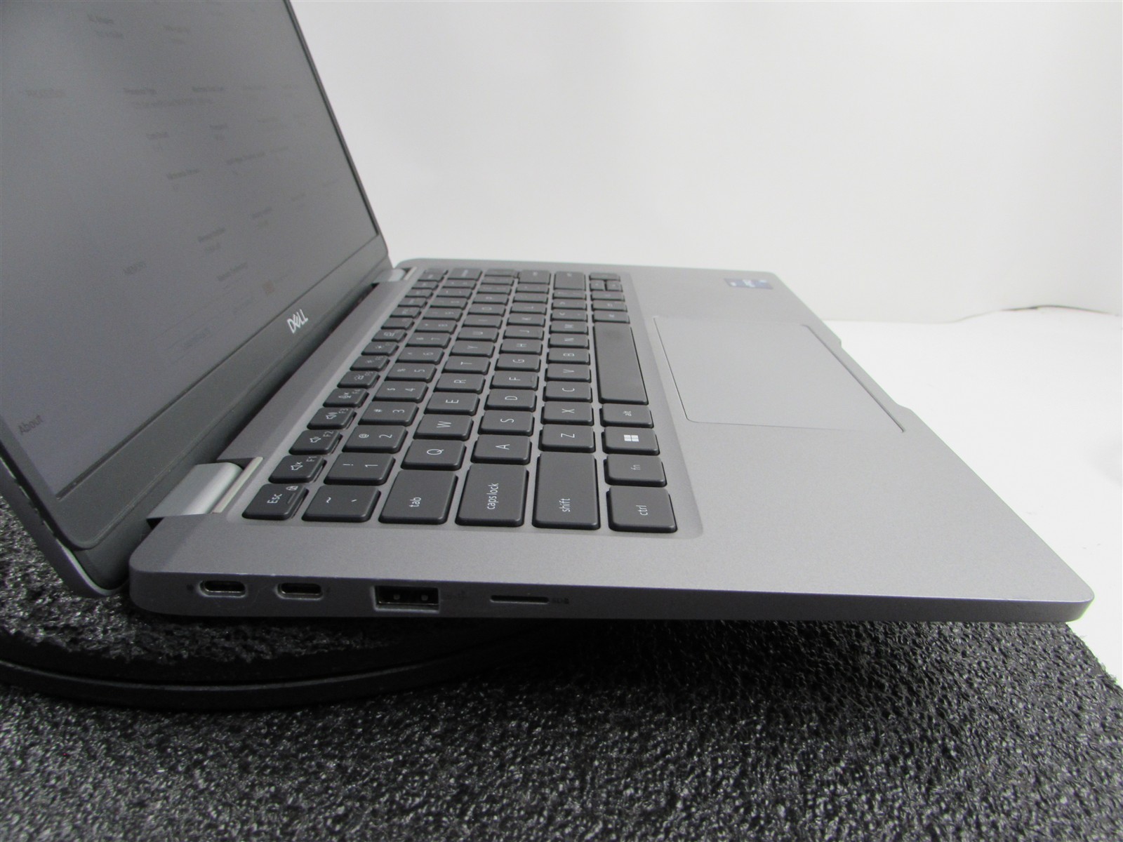 DELL LATITUDE 5330 FHD TOUCHSCREEN I5-1245U 10 CORE 512GB SSD 16GB RAM NO O.S