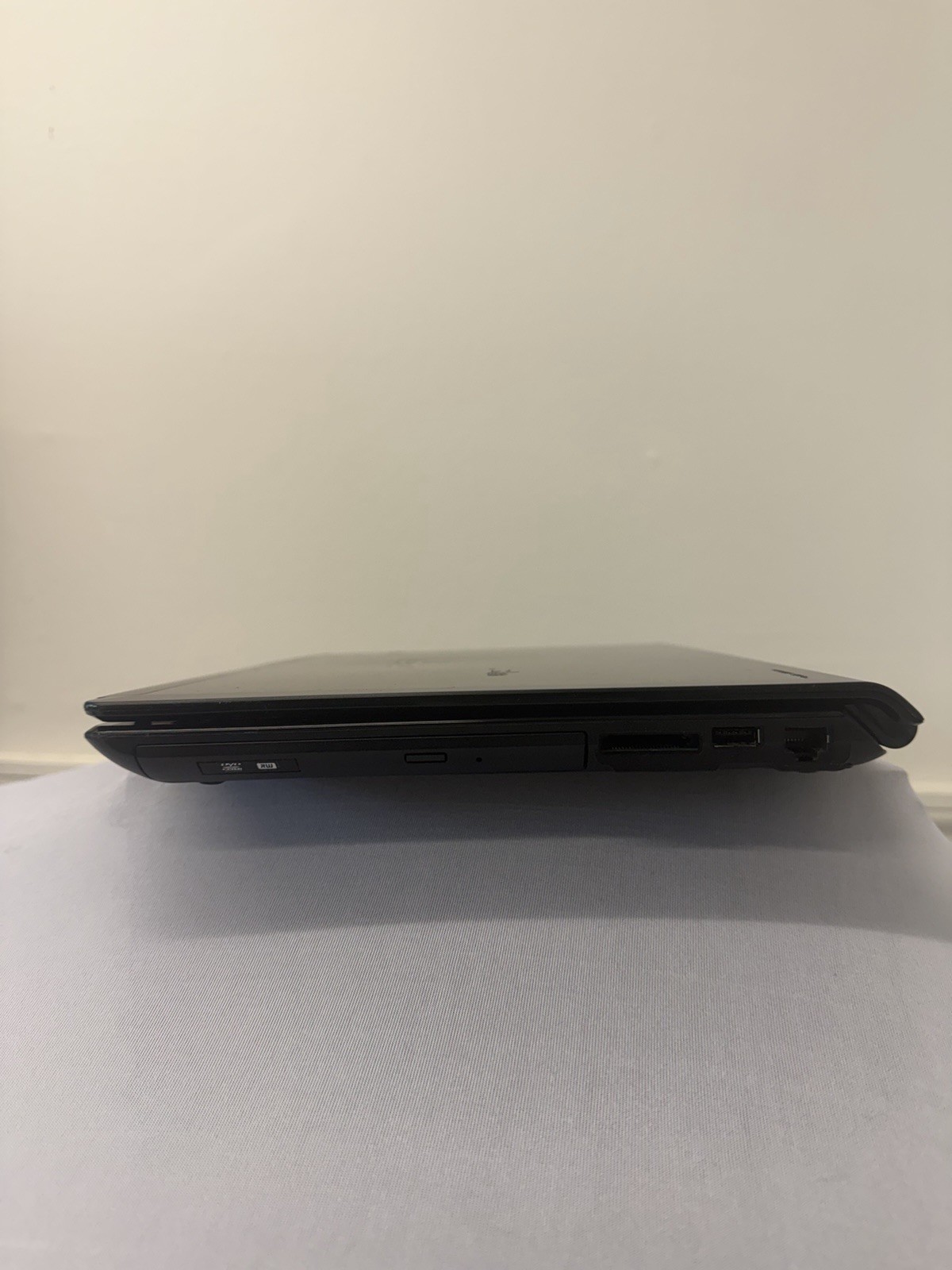 Asus UL80A Laptop – Good Screen – Intel Duo U7300 – Read Des