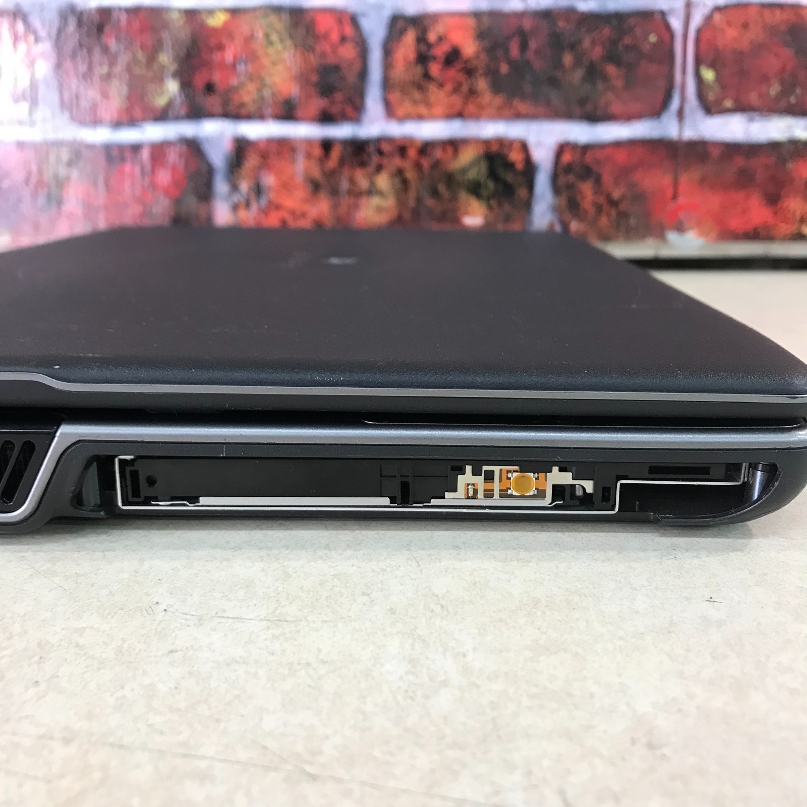 Gateway MA8 Retro Gaming Laptop Pentium D 1.46GHz 2GB RAM (Windows 7 Pro)