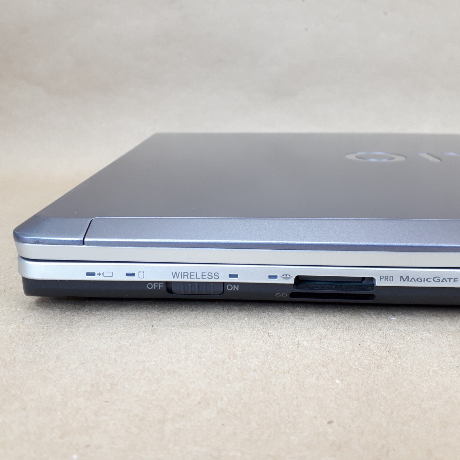 Sony VAIO VGN-FW230J 16.4″ Laptop Core 2 Duo T5800 3GB 250GB Linux Mint Cinnamon