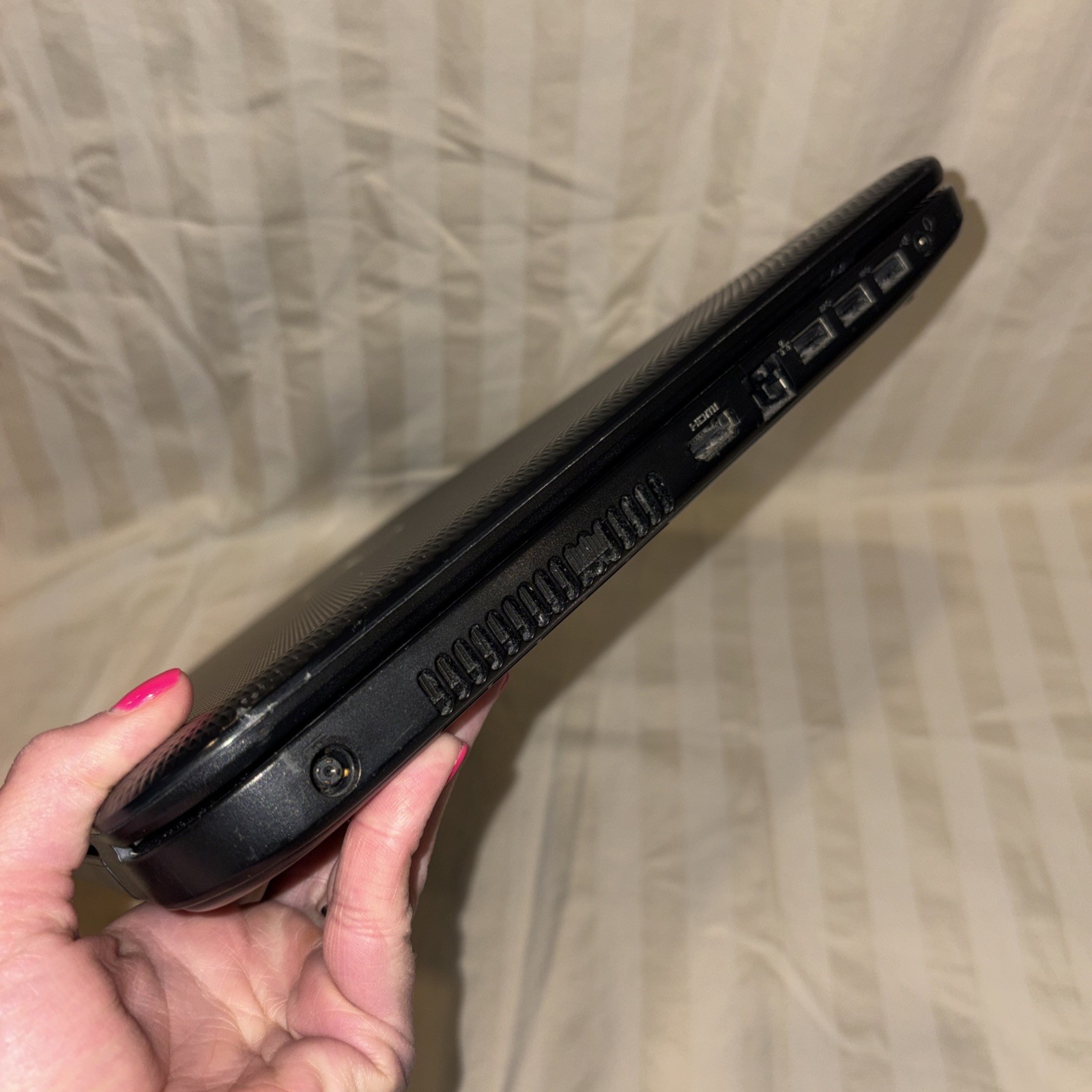Dell Inspiron 17 3721 17.3″ Laptop Intel Core i3-3227U 4 GB, 500 GB, Win 10 Home
