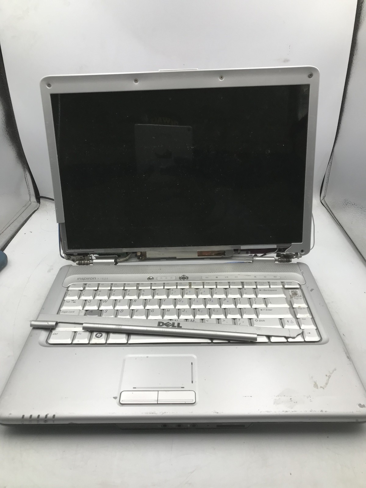 DELL INSPIRON 1525 – FOR PARTS/REPAIR – INTEL CELERON – NO RAM – READ DESC – BB!