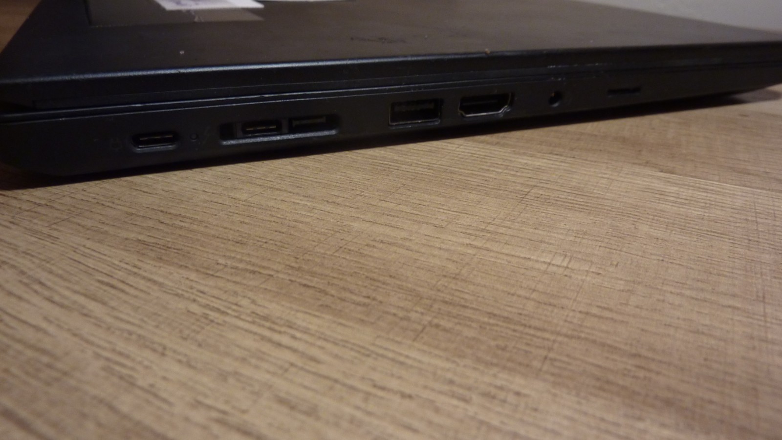 Lenovo ThinkPad T490s Intel i7-8665U 16GB RAM 256 GB SSD Win 10 Pro OEM CHARGER