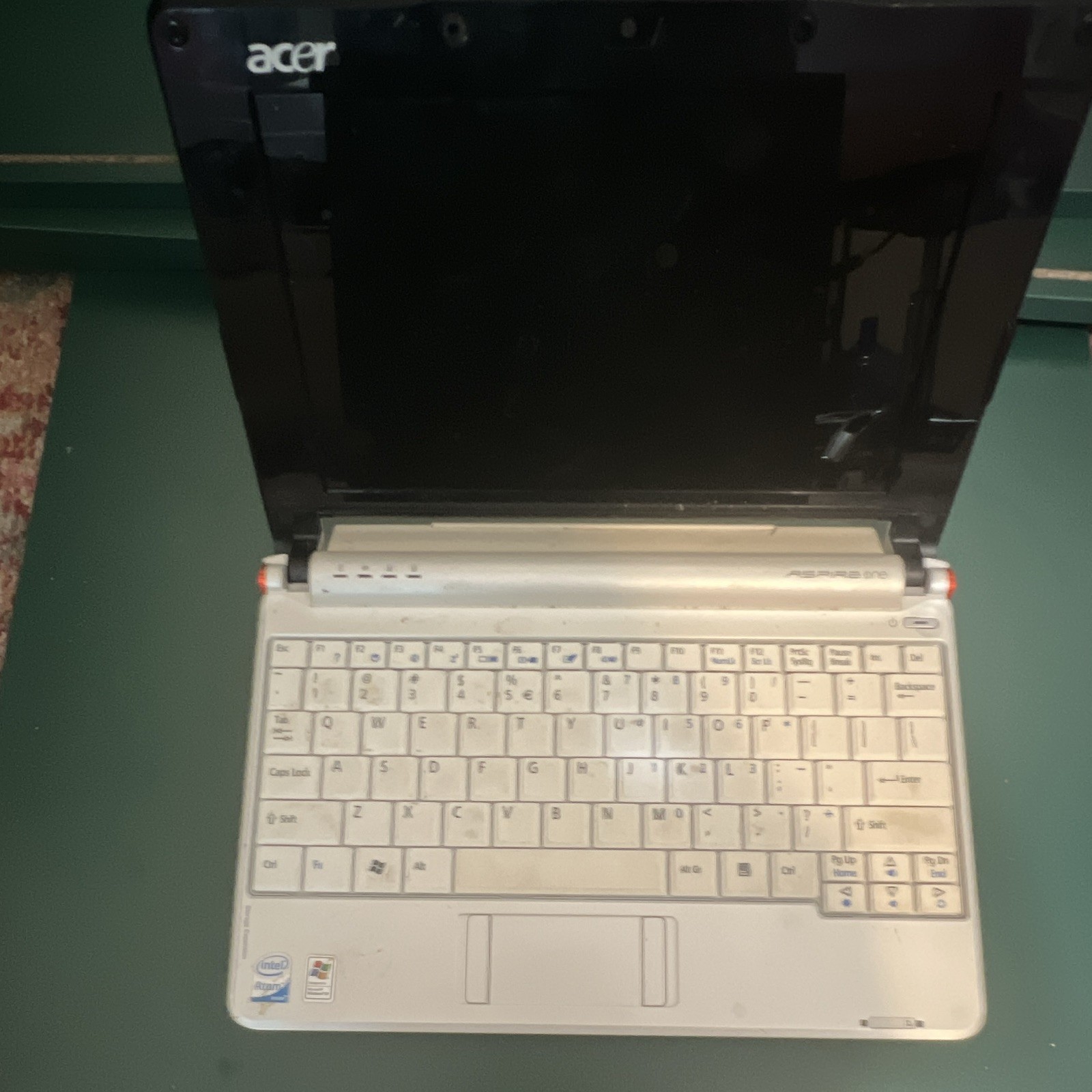 Acer Aspire One ZG5 10.1″ Atom 1.60GHz 1GB 160GB HDD Win XP White
