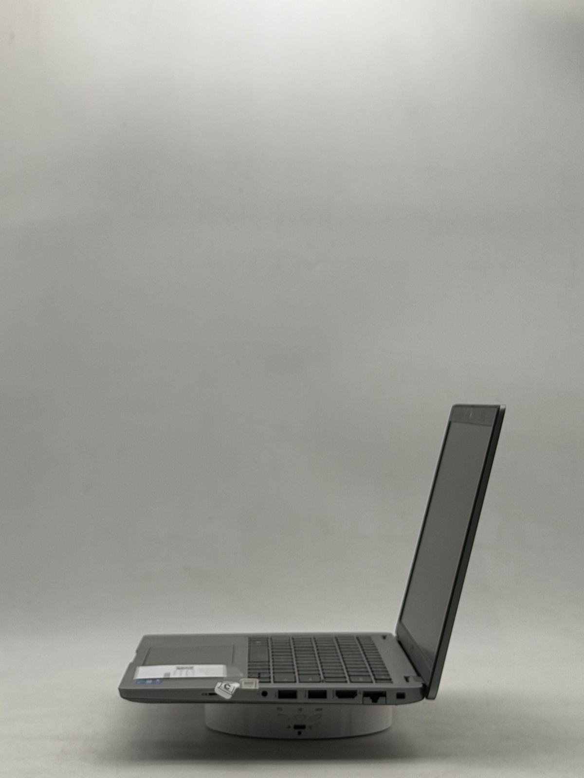 Dell Latitude 5420 14″ 8GB 128GB i5-1135G7 NO OS – READ